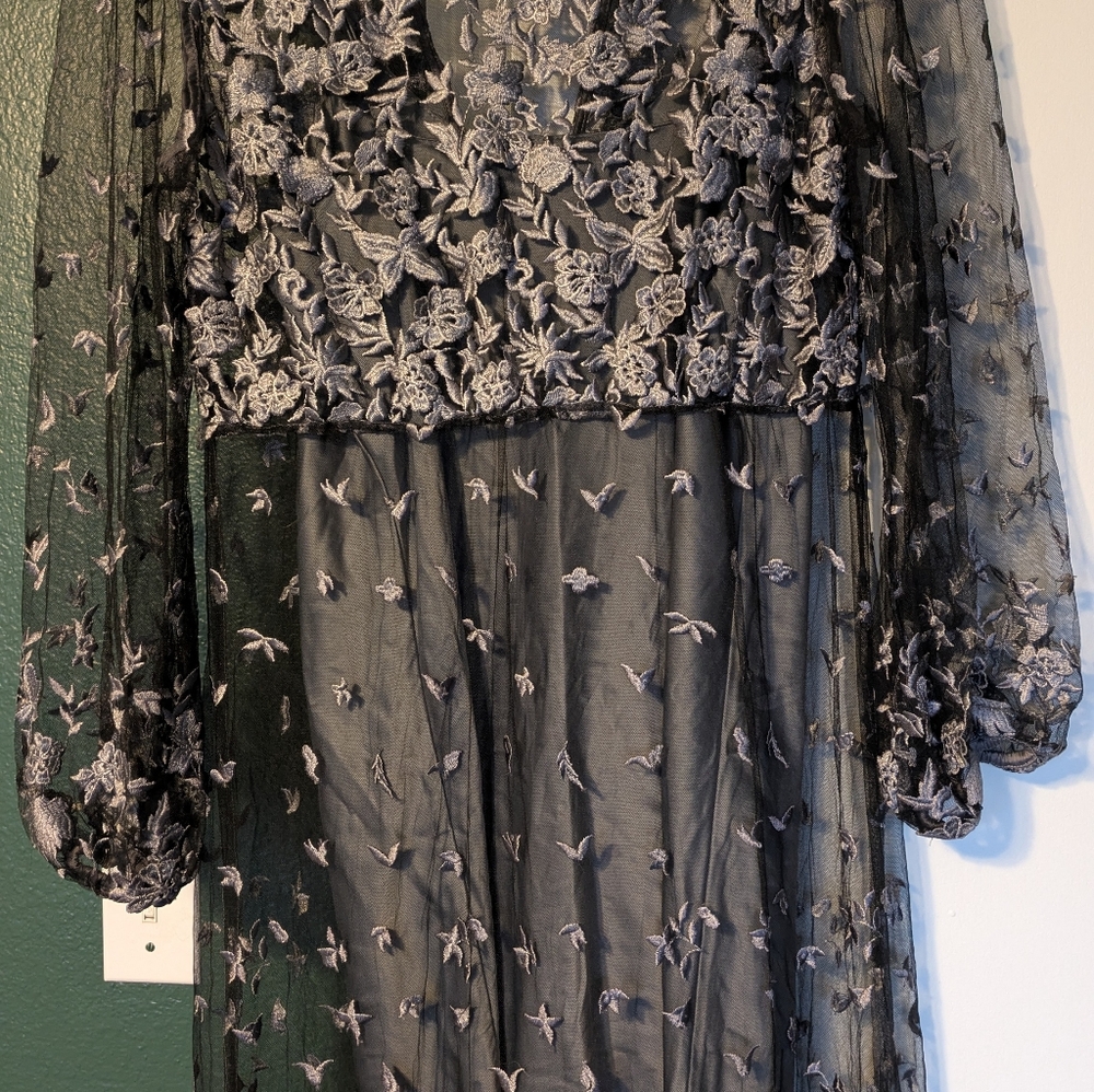 Le Rose Adele Robe - image 4